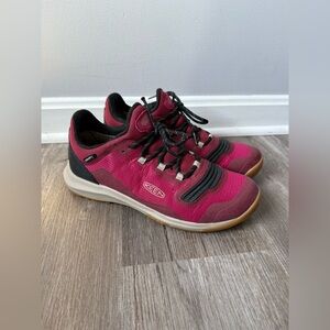 KEEN Dry Waterproof Shoes Sneakers Women's Pink Black Hiking Shoes Comfy Size 9